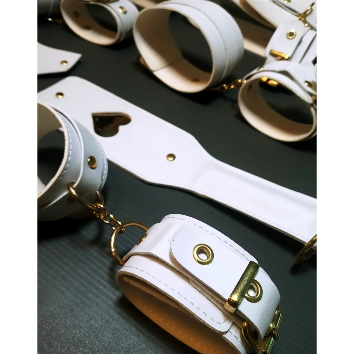 Kit Luxury Blanco Y Herrajes Dorados 8 Piezas - Imagen 20