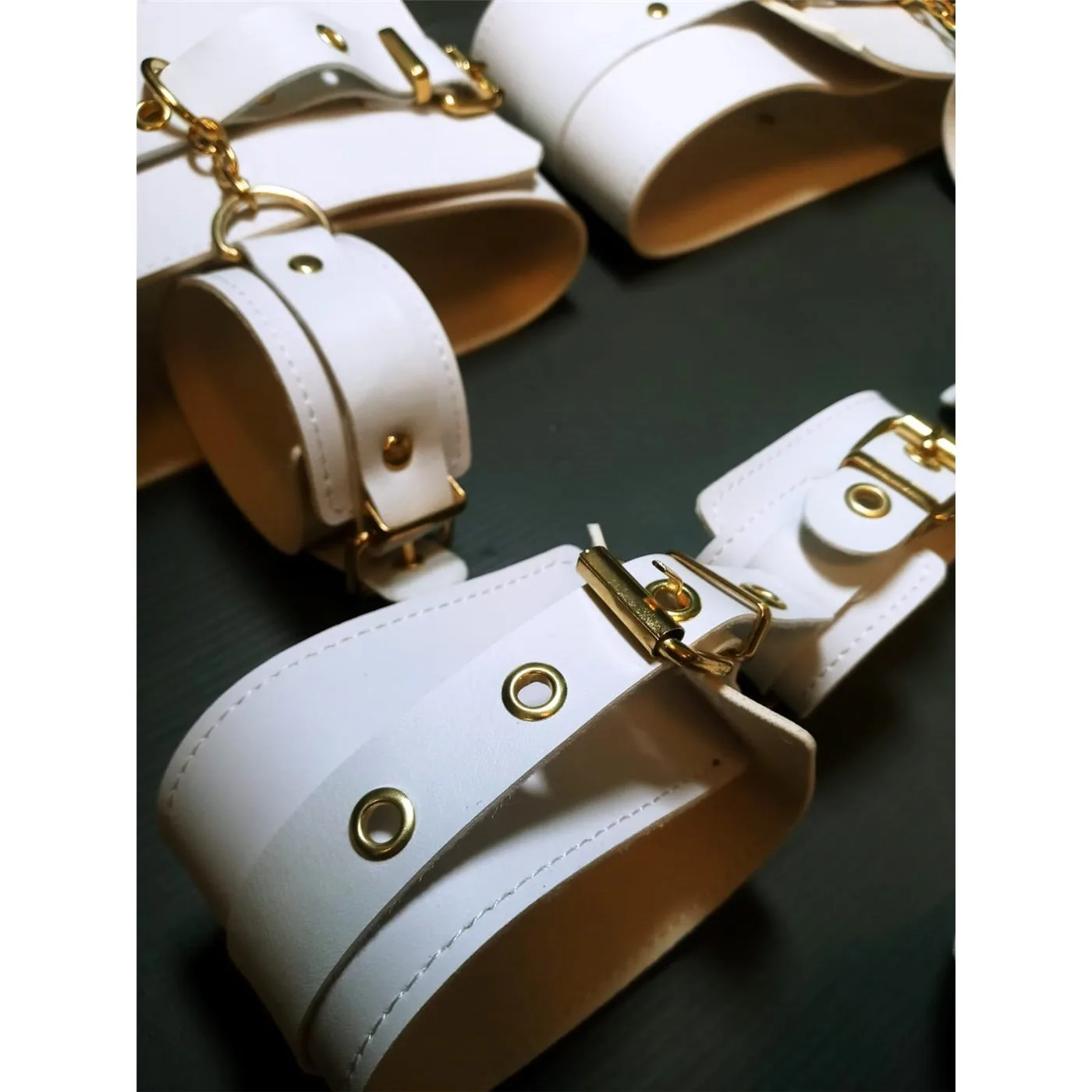 Kit Luxury Blanco Y Herrajes Dorados 8 Piezas - Imagen 25