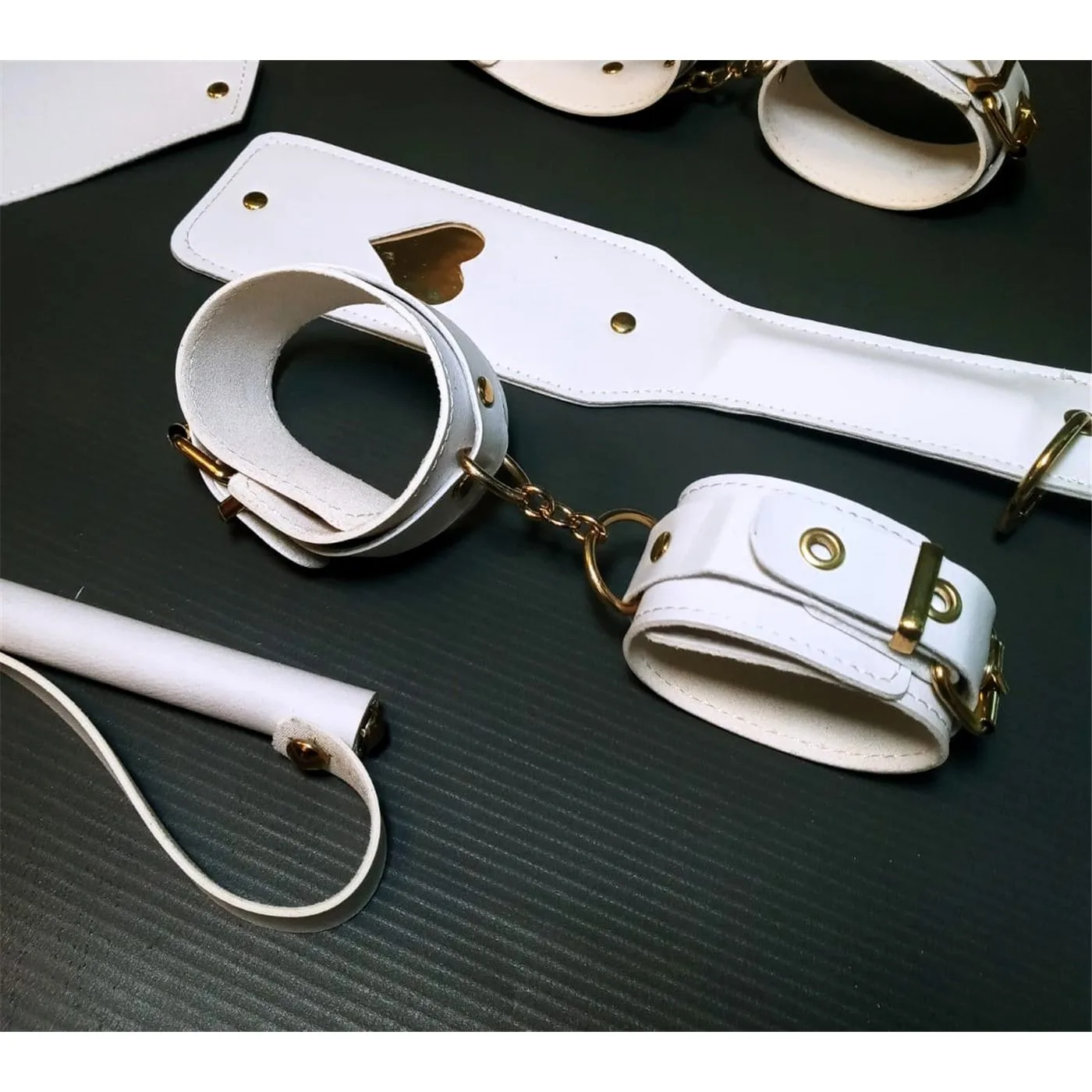 Kit Luxury Blanco Y Herrajes Dorados 8 Piezas - Imagen 23