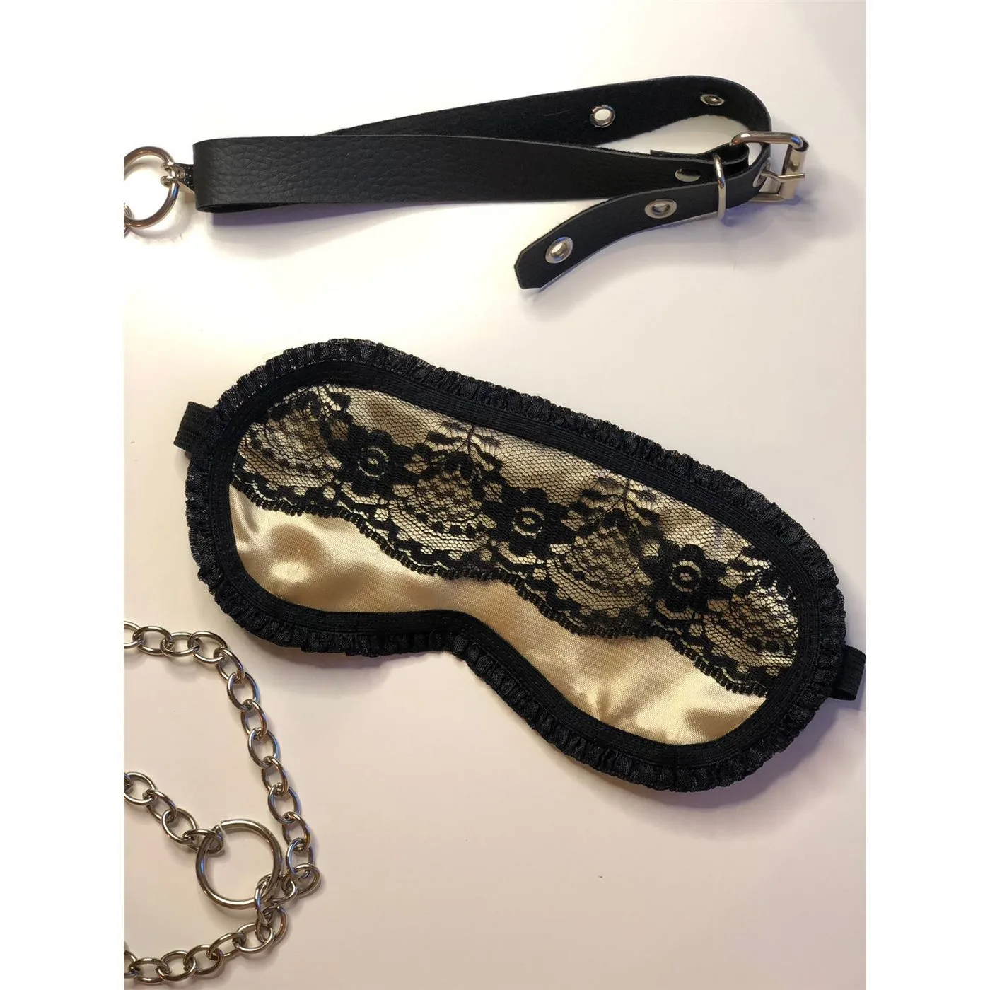 Antifaz Y Pezoneras De Raso Y Puntilla Color Champagne -Infarta Sens- - Imagen 4